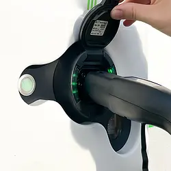 Verificador de estações de carregamento EV com o adaptador