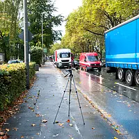 Controlador ambiental - Imagen de uso en una calle