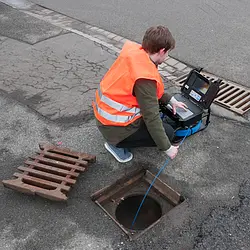 Cámara de inspección haciendo una comprobación