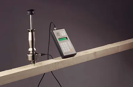 Moisture Tester for Wood FMD 6 in Use