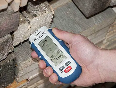 Multifunction Relative Humidity Meter PCE-MMK 1 in Hand