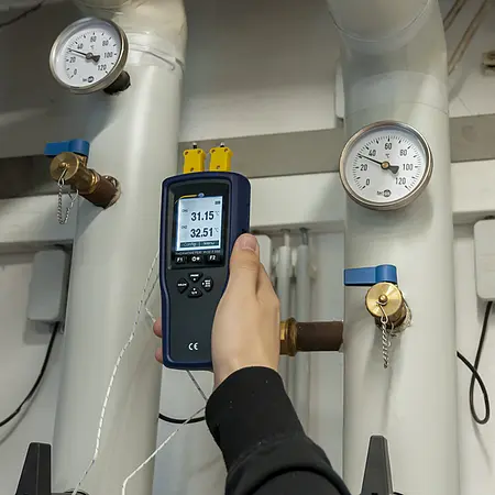 Thermometer PCE-T 330 application