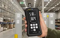 Utilisation d’un hygromètre pour contrôler les conditions climatiques dans un entrepôt.