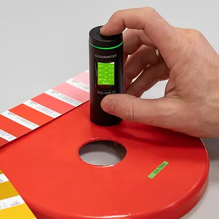 Surface Testing - Color Meter PCE-XXM 30 application