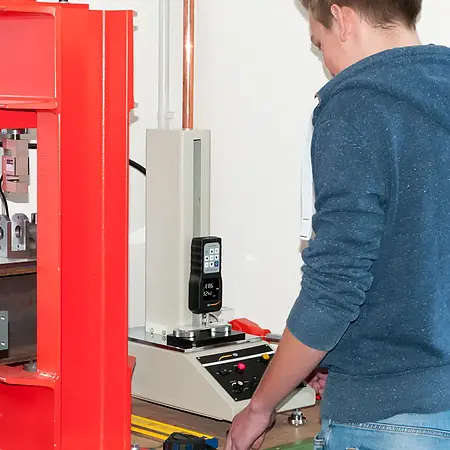 Equipo de ensayo para materiales plásticos - Ensayo de rotura