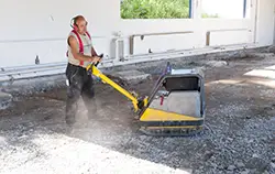 Decibelímetro para controle de ruído na construção de edifícios.