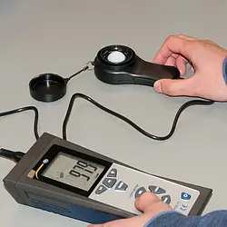 Illuminometer PCE-172 application